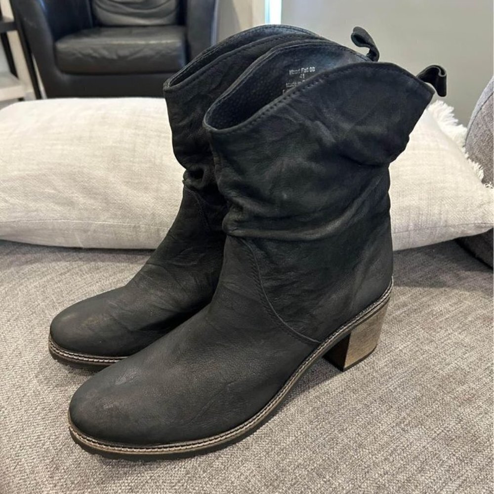 VERA GOMMA woman’s block heel booties. Black leather. Size 41 (10.5) excellent q